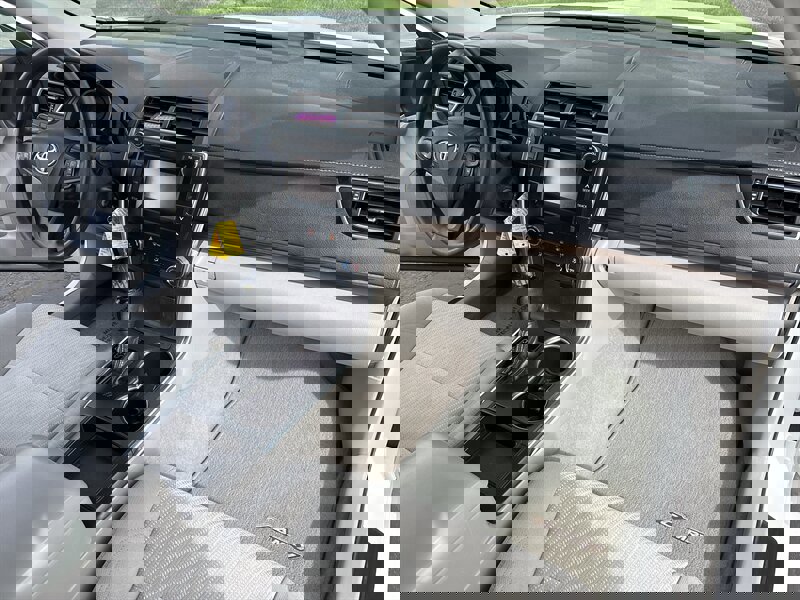 Used 2017 Toyota Camry LE image 35