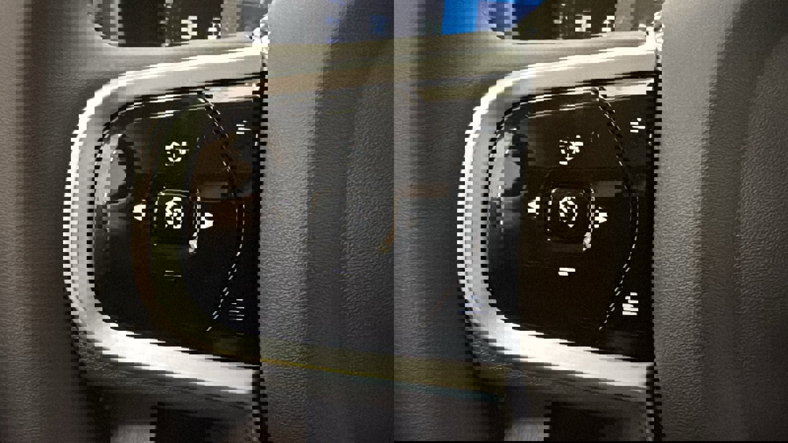 New 2026 Volvo XC90 B6 Ultra w/ Protection Package Premier image 13