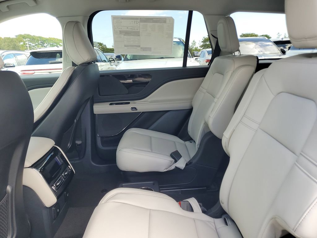 New 2026 Lincoln Aviator 2WD image 11