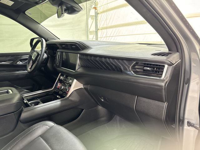 Used 2023 GMC Yukon XL Denali AWD/4WD image 29