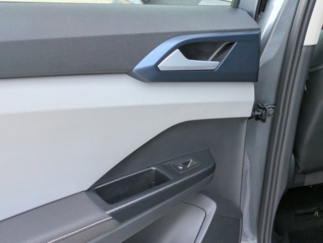 Used 2024 Volkswagen Taos SE image 21