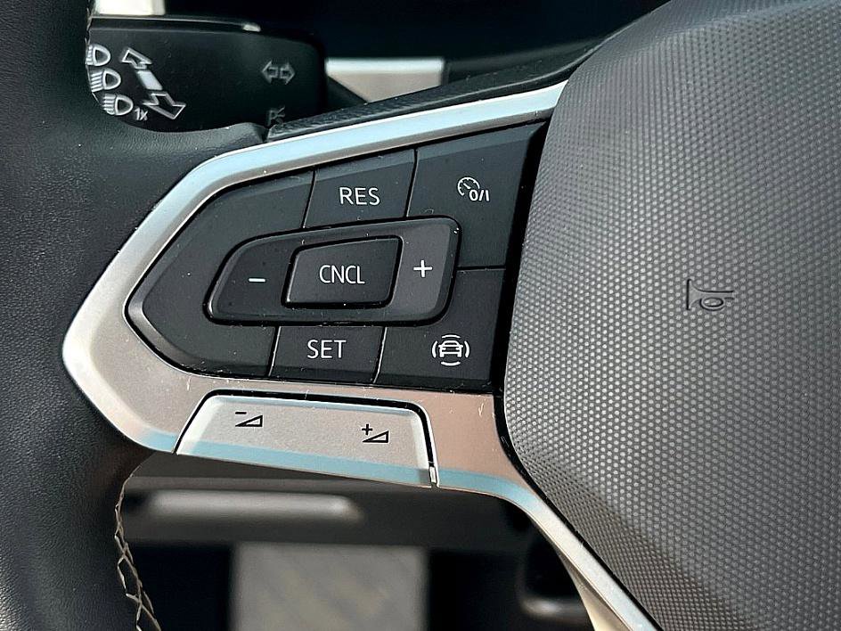 Used 2023 Volkswagen Atlas Cross Sport SE image 18