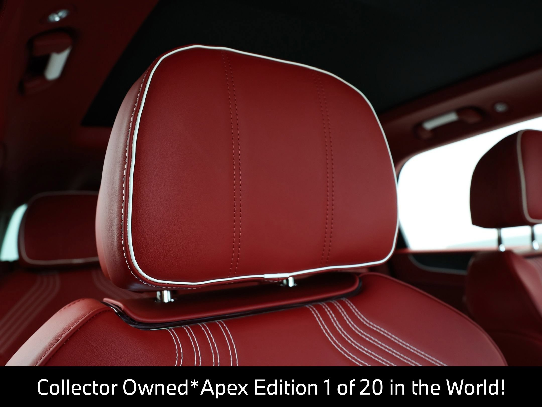 Used 2025 Bentley Bentayga AWD/4WD image 18