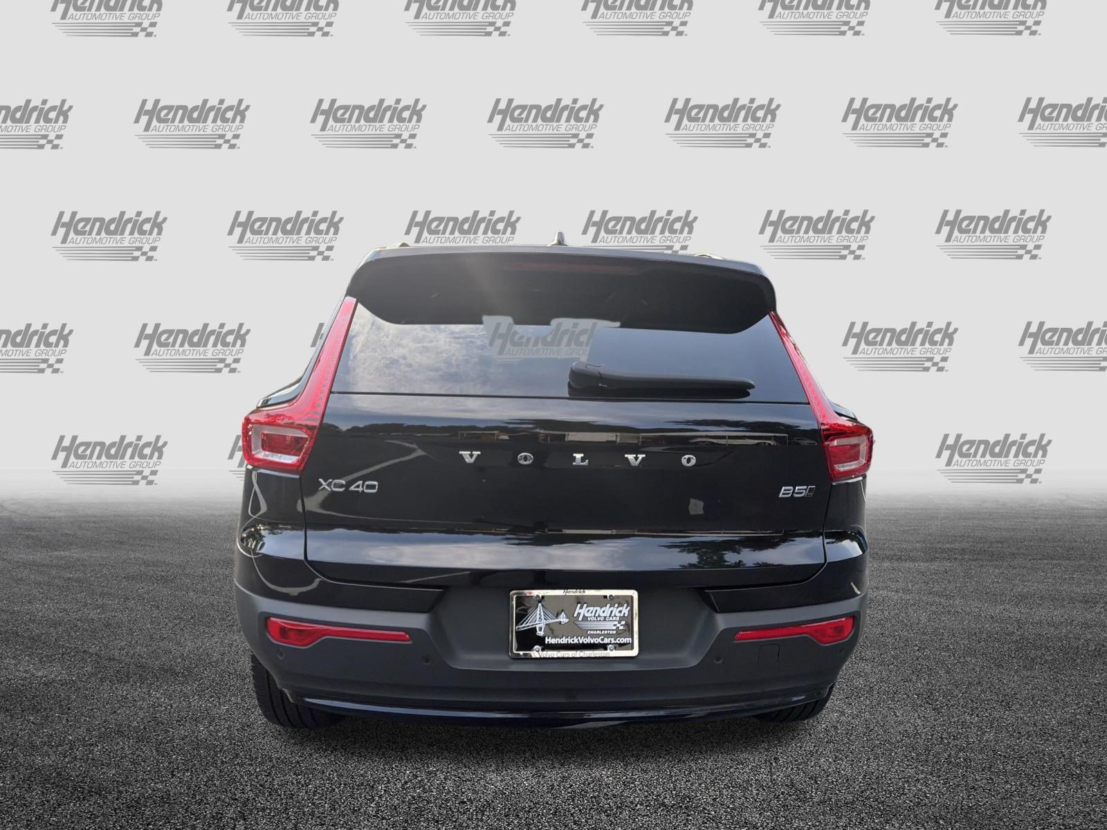 Used 2025 Volvo XC40 B5 Ultra AWD/4WD image 9