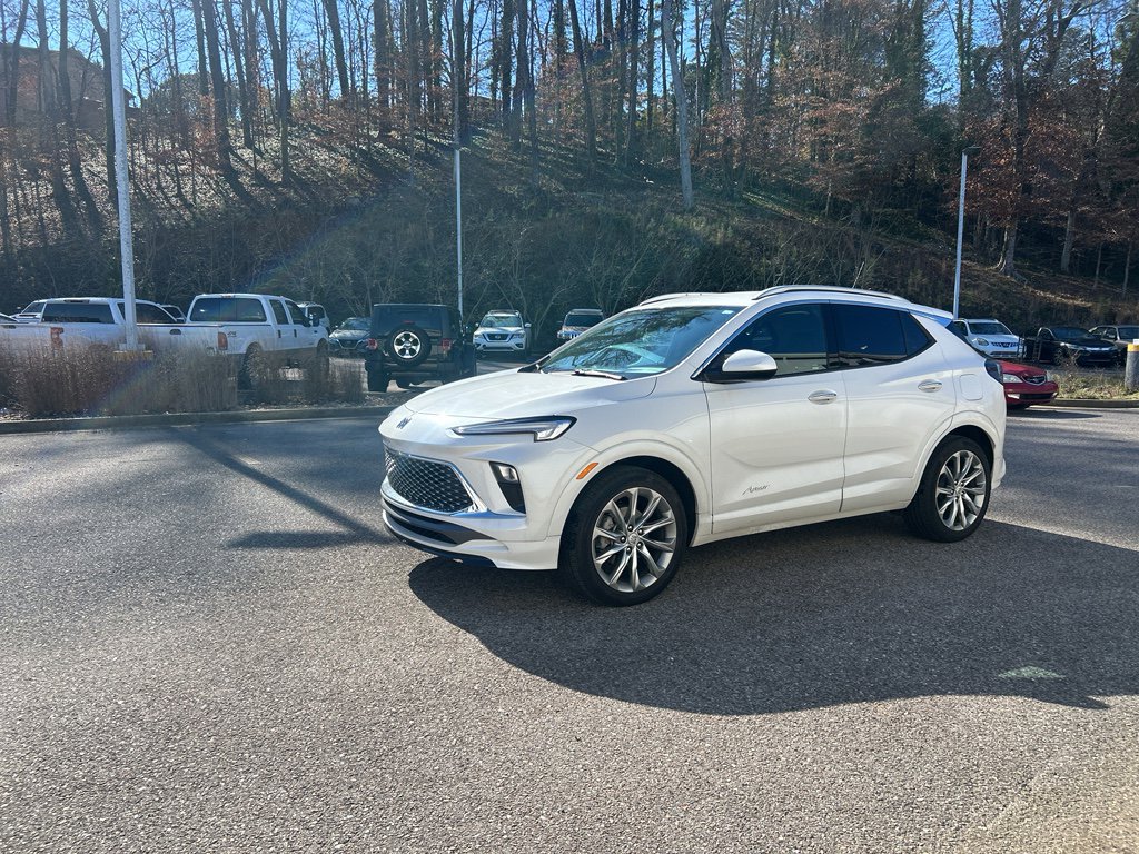 Used 2024 Buick Encore GX Avenir w/ Avenir Convenience Package image 7