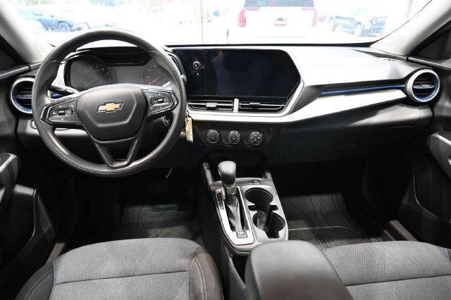 Used 2024 Chevrolet Trax LS w/ LS Convenience Package FWD image 12
