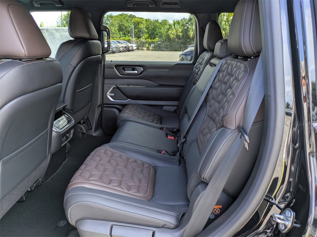 New 2025 Nissan Armada Platinum w/ Convenience Package image 16