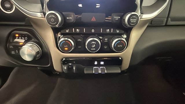 Used 2022 RAM 1500 Laramie AWD/4WD image 22