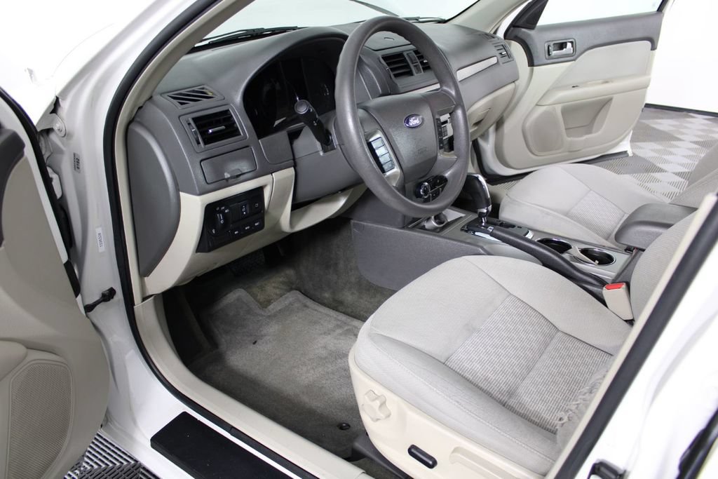 Used 2010 Ford Fusion SE FWD image 13