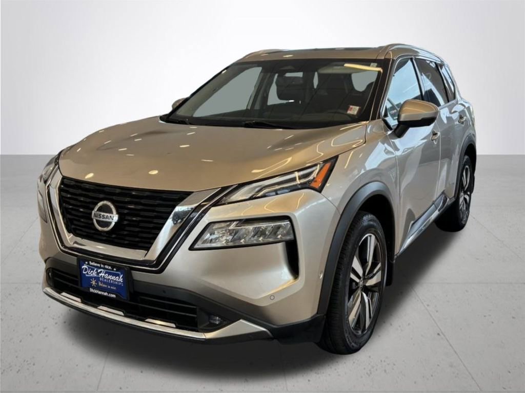 Used 2021 Nissan Rogue Platinum image 2