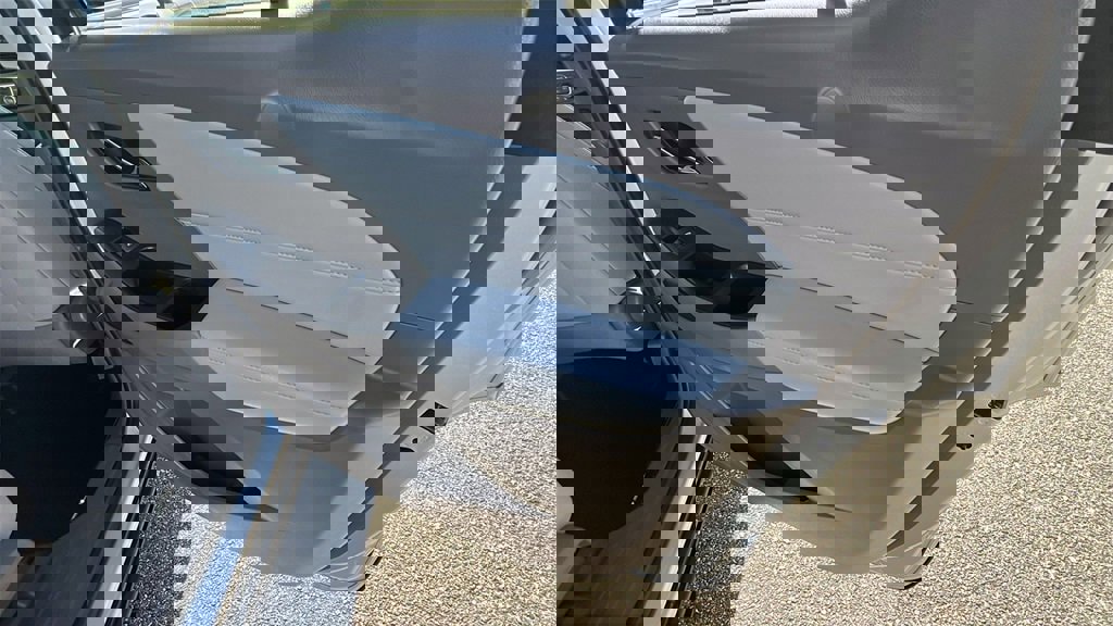 Used 2021 Chevrolet Traverse LT image 18