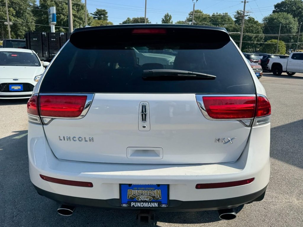 Used 2014 Lincoln MKX FWD w/ Equipment Group 102A image 4