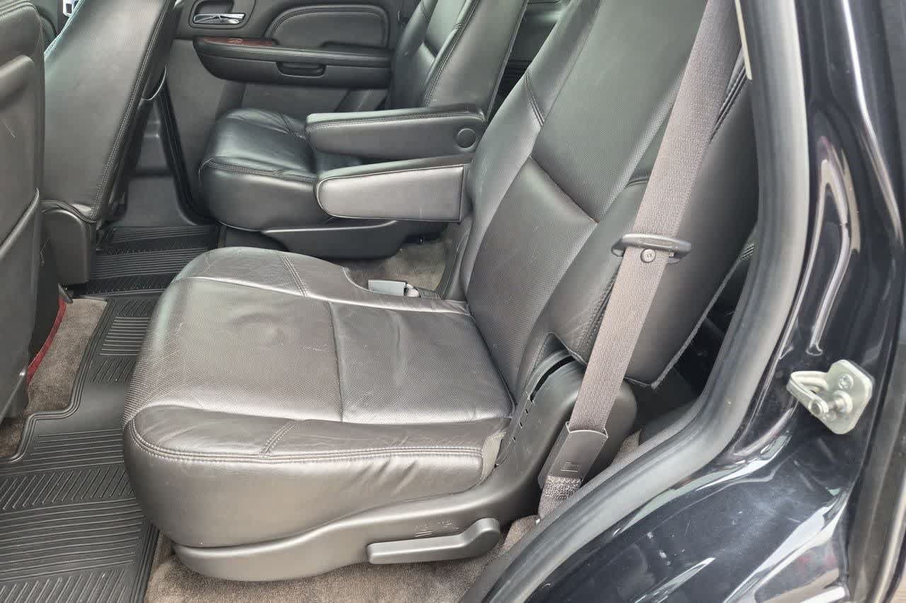 Used 2010 Cadillac Escalade Luxury AWD/4WD image 19