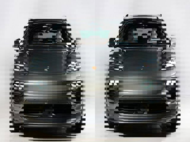New 2026 Porsche Macan 4 Electric image 6