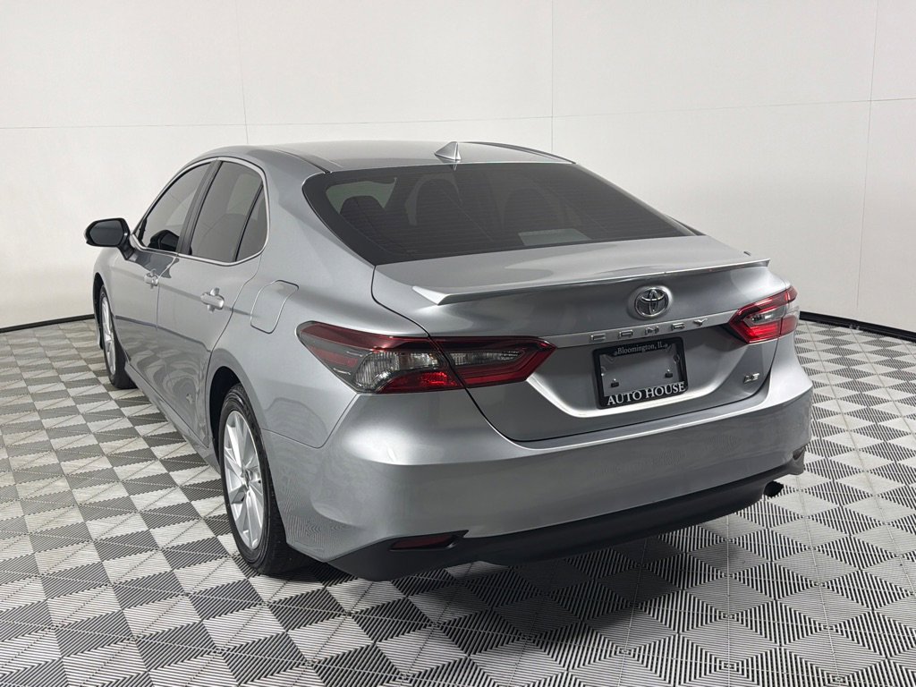Used 2022 Toyota Camry LE FWD image 7