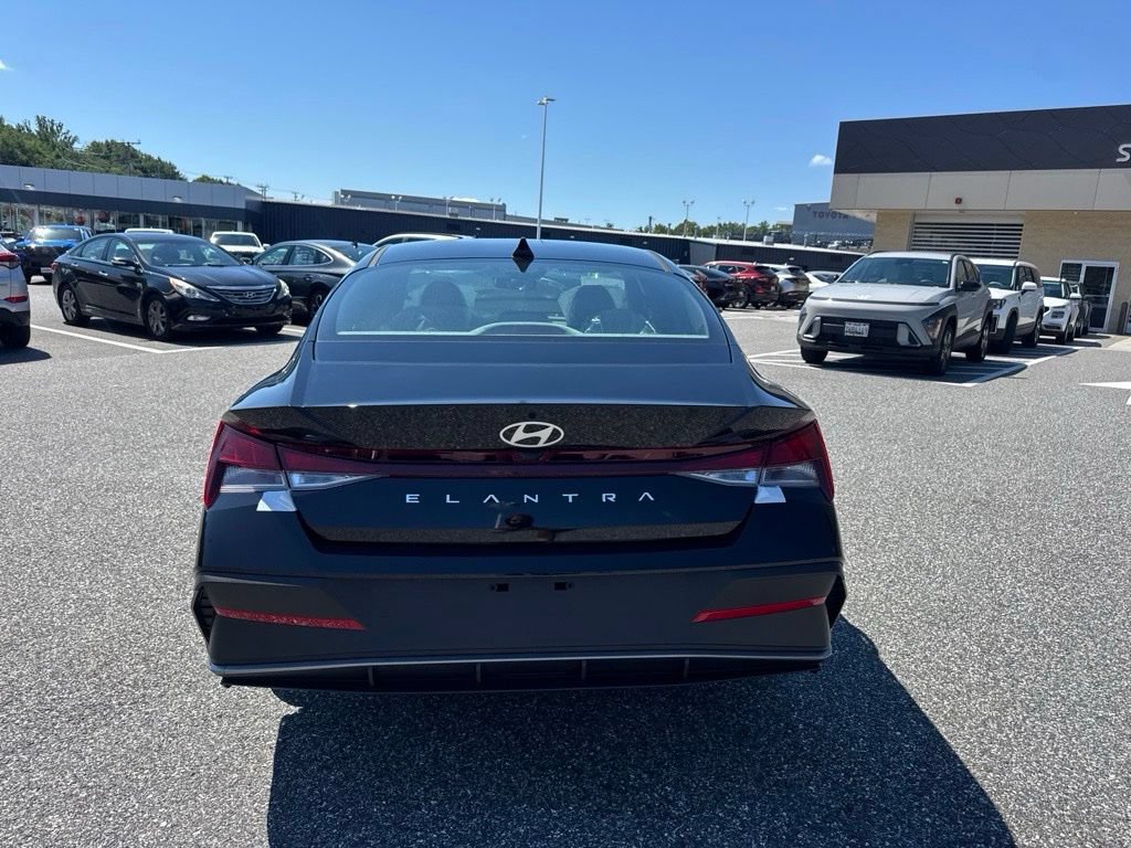 New 2026 Hyundai Elantra SE FWD image 6