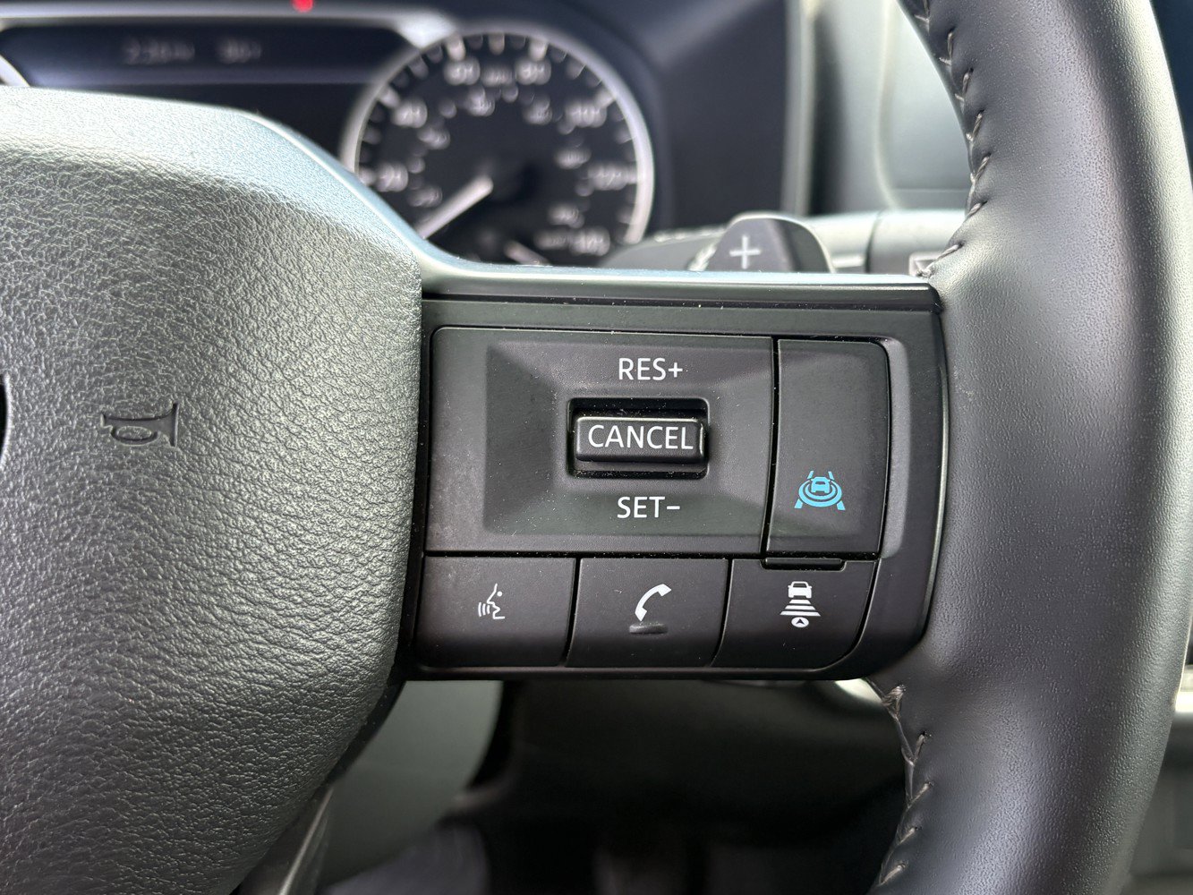 Used 2025 Nissan Rogue SV AWD/4WD image 17