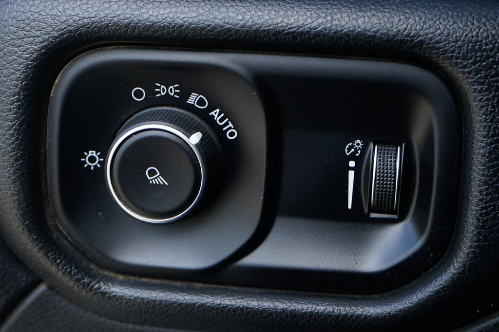 Used 2022 RAM 3500 Big Horn image 19