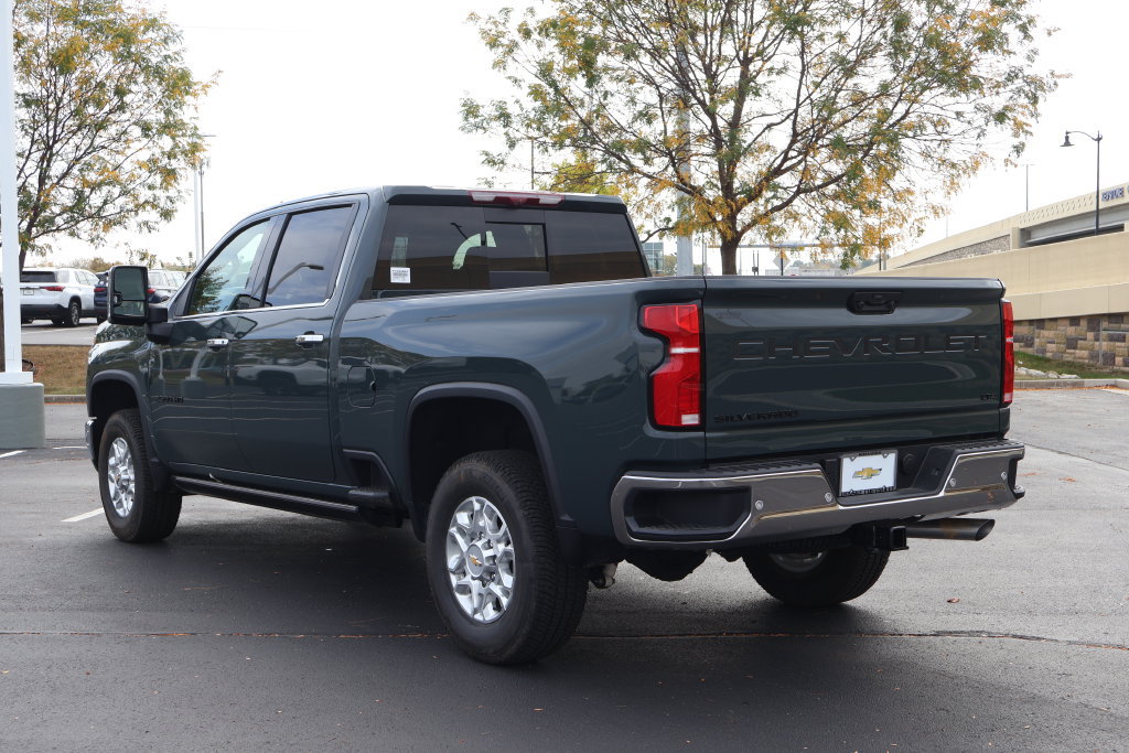 New 2026 Chevrolet Silverado 2500 LTZ w/ LTZ Premium Package AWD/4WD image 5