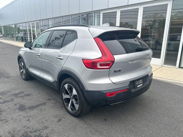Certified 2025 Volvo XC40 B5 Plus AWD/4WD image 3