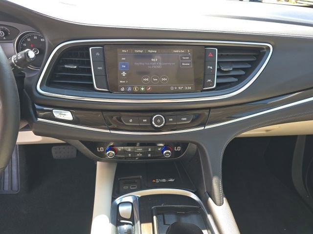 Used 2024 Buick Enclave Essence w/ Technology Package image 20