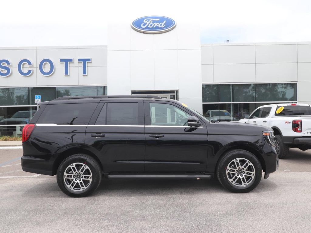 New 2026 Ford Expedition Active RWD image 18