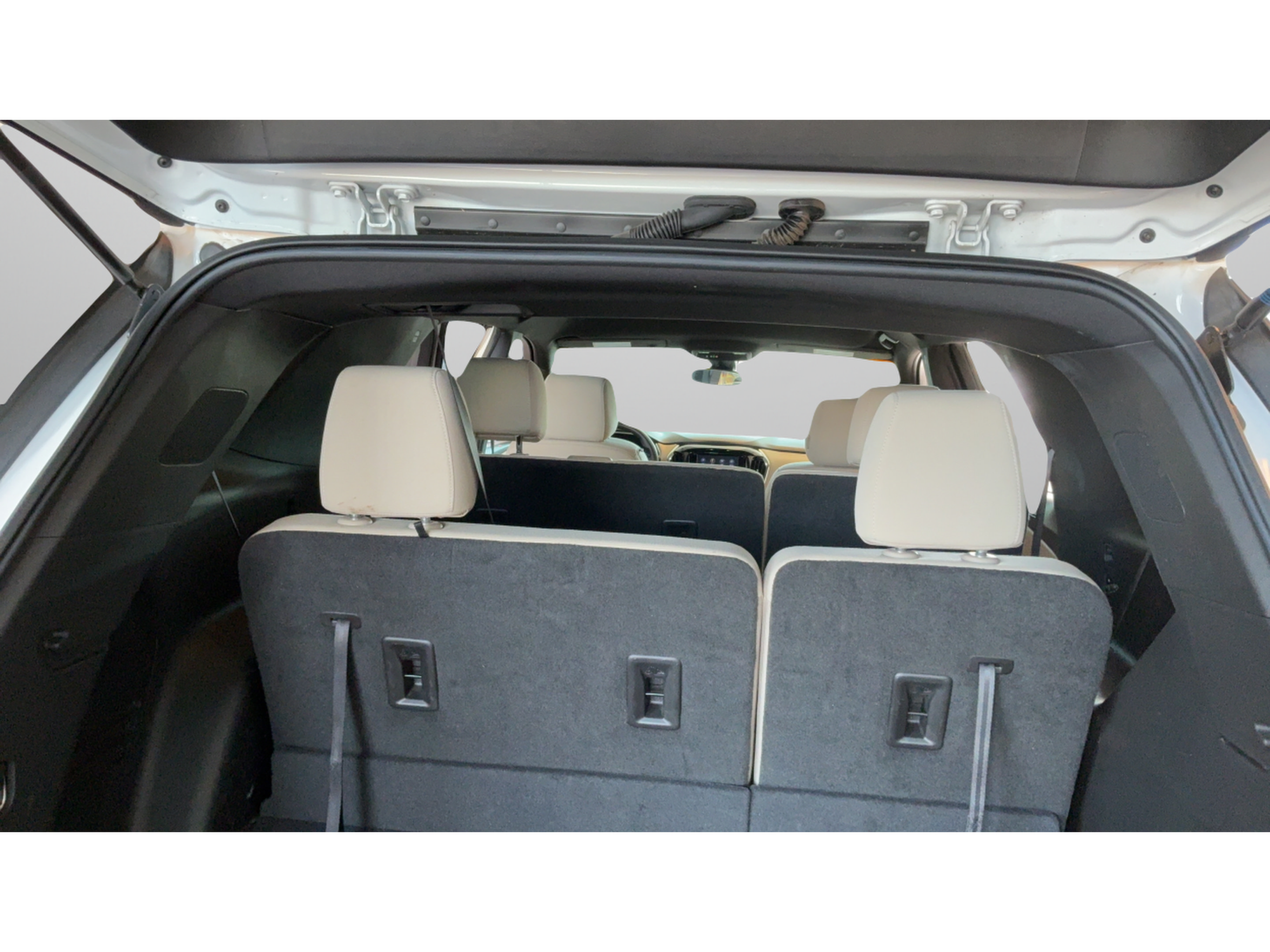 Used 2022 Chevrolet Traverse LS FWD image 31
