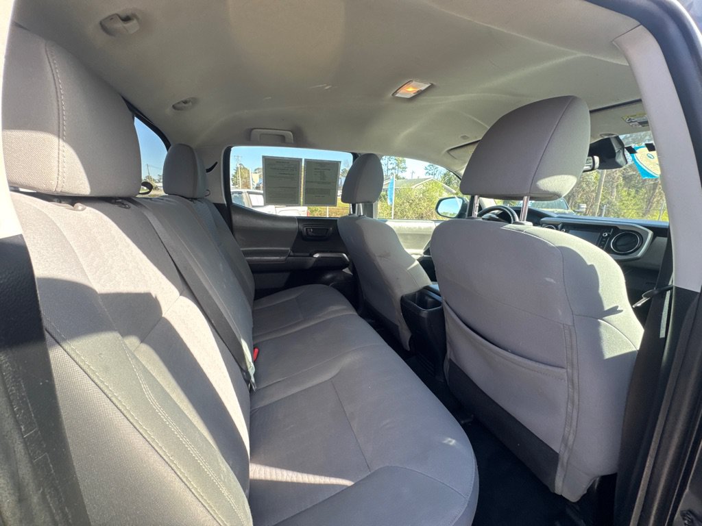 Used 2019 Toyota Tacoma SR5 AWD/4WD image 9