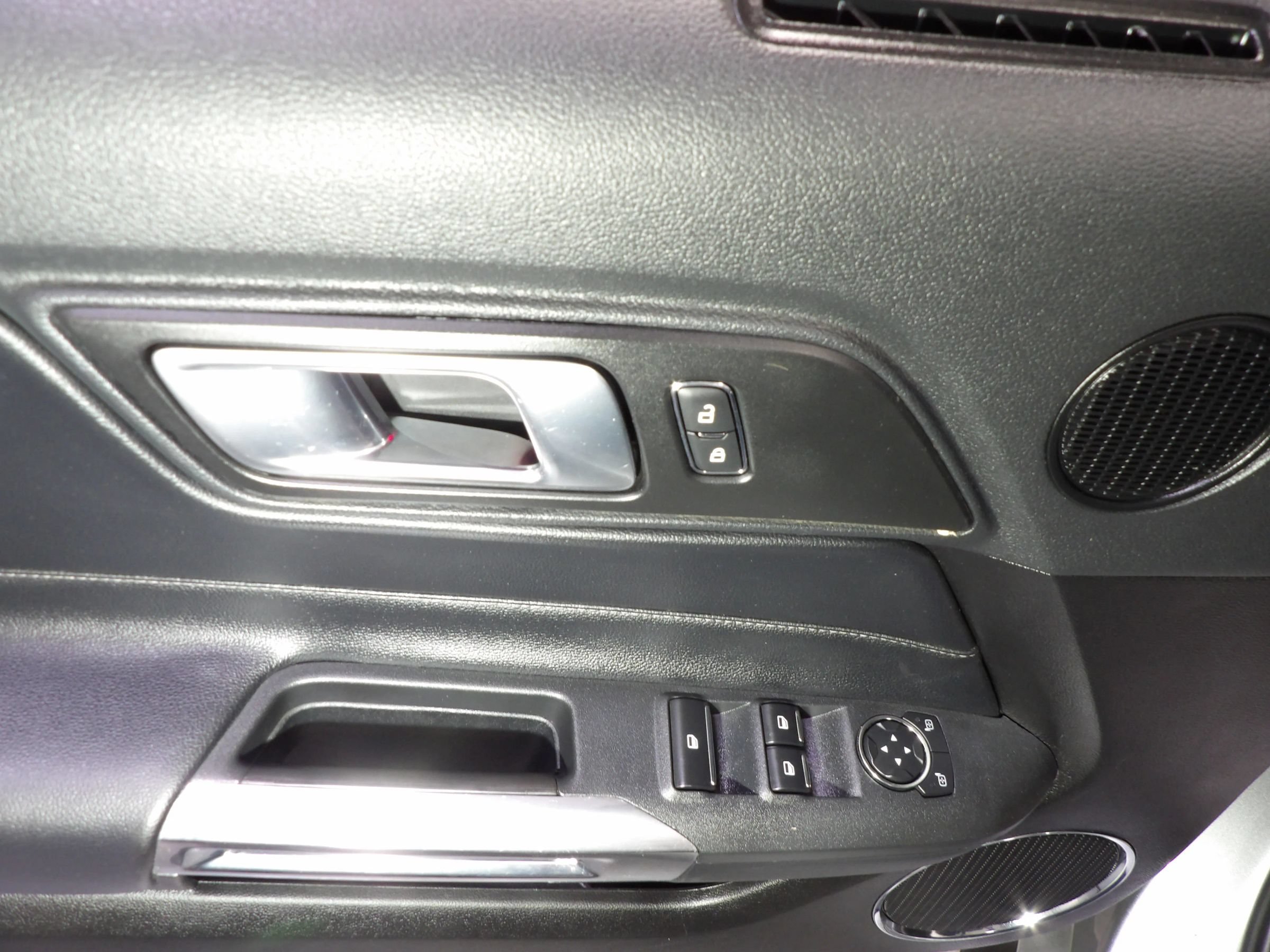 Used 2022 Ford Mustang Premium RWD image 16