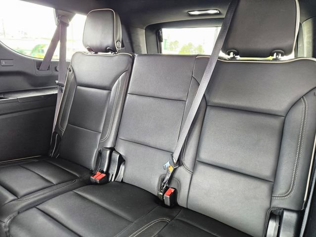 Used 2023 Chevrolet Suburban Premier image 28