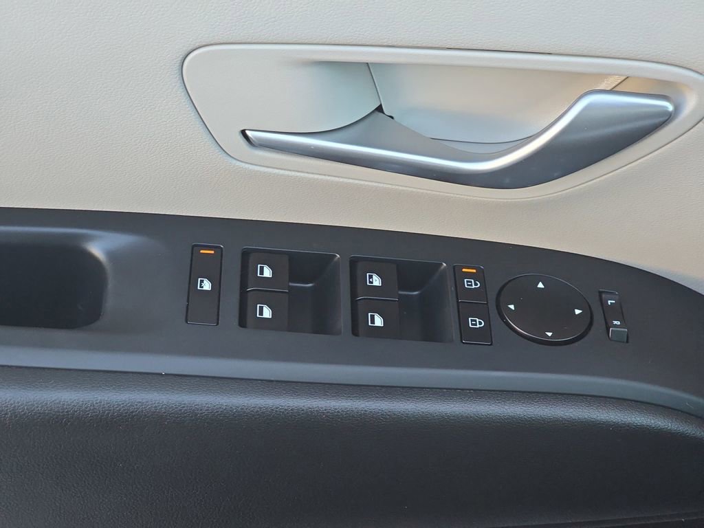 Certified 2026 Hyundai Tucson SE image 25