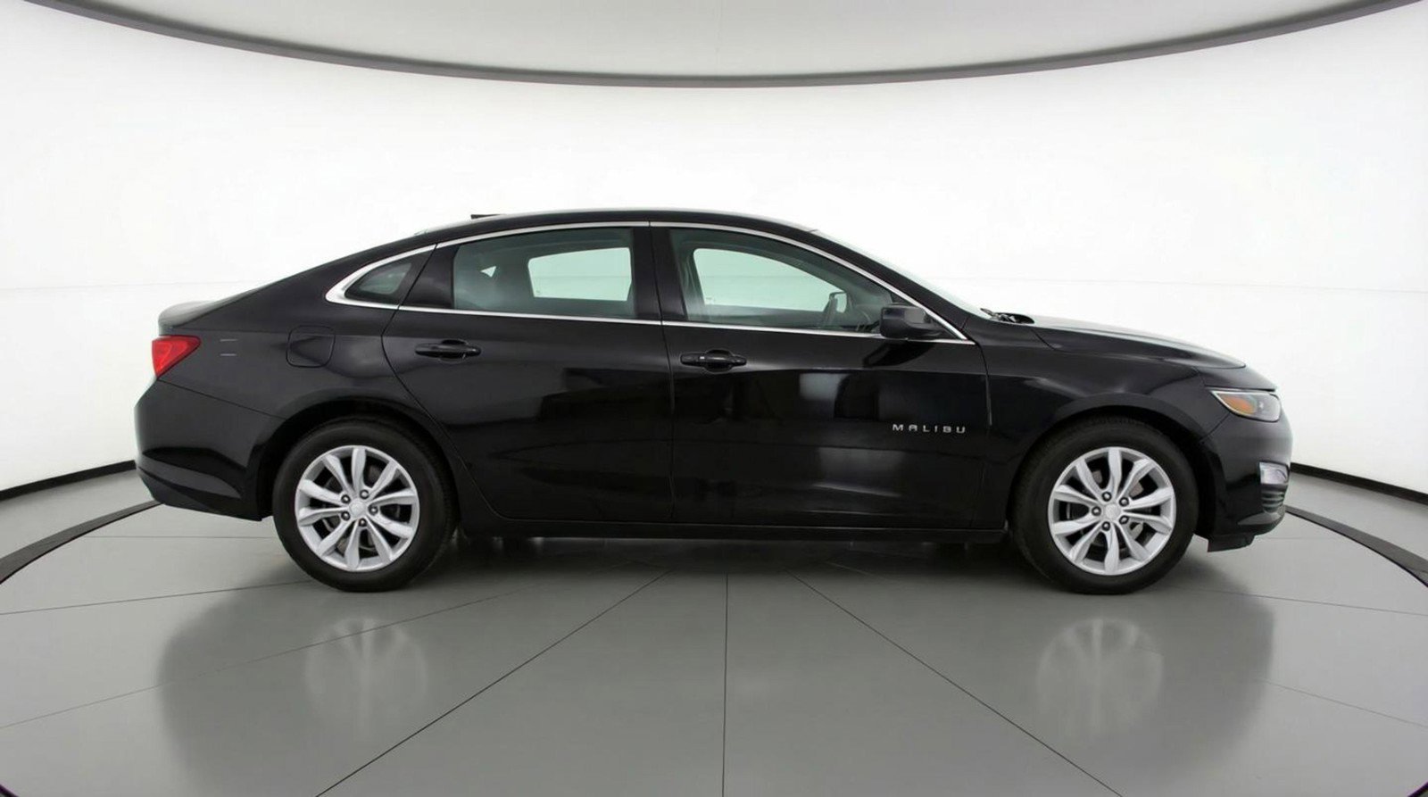 Used 2024 Chevrolet Malibu LT image 11