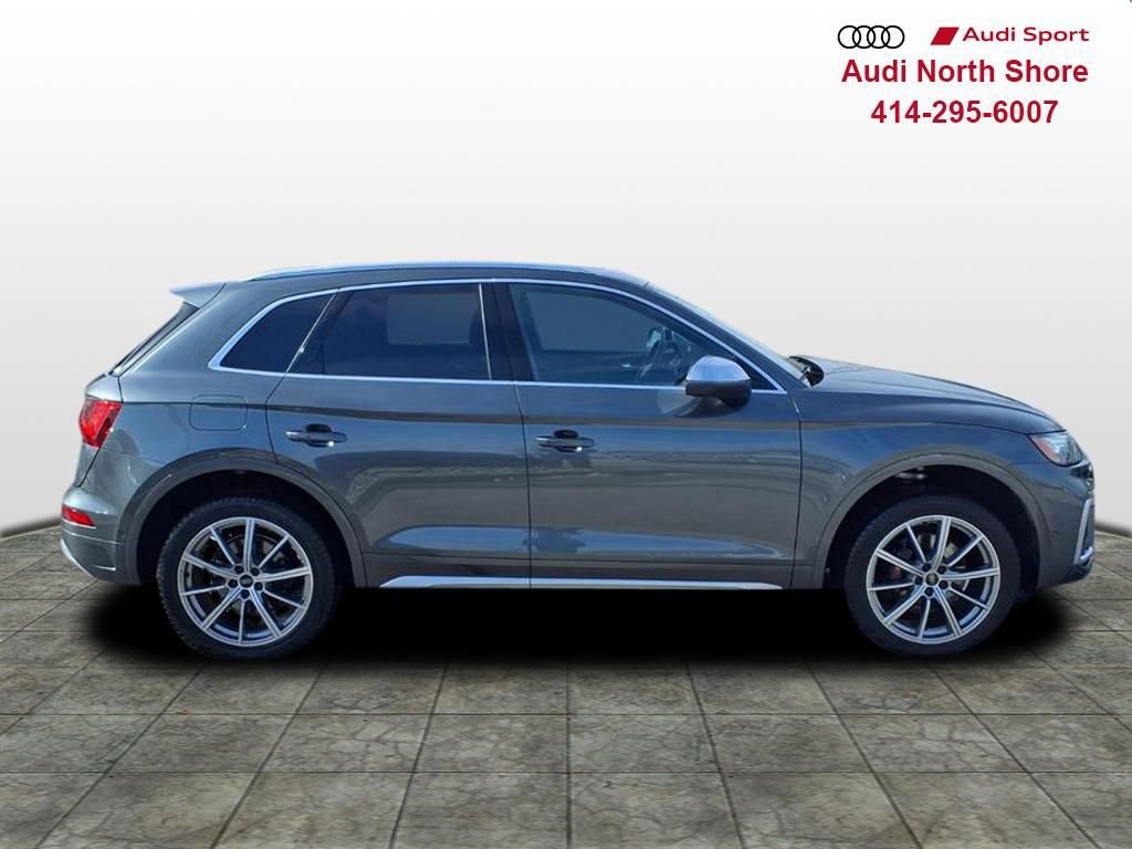 Used 2024 Audi SQ5 Prestige w/ Prestige Package image 3