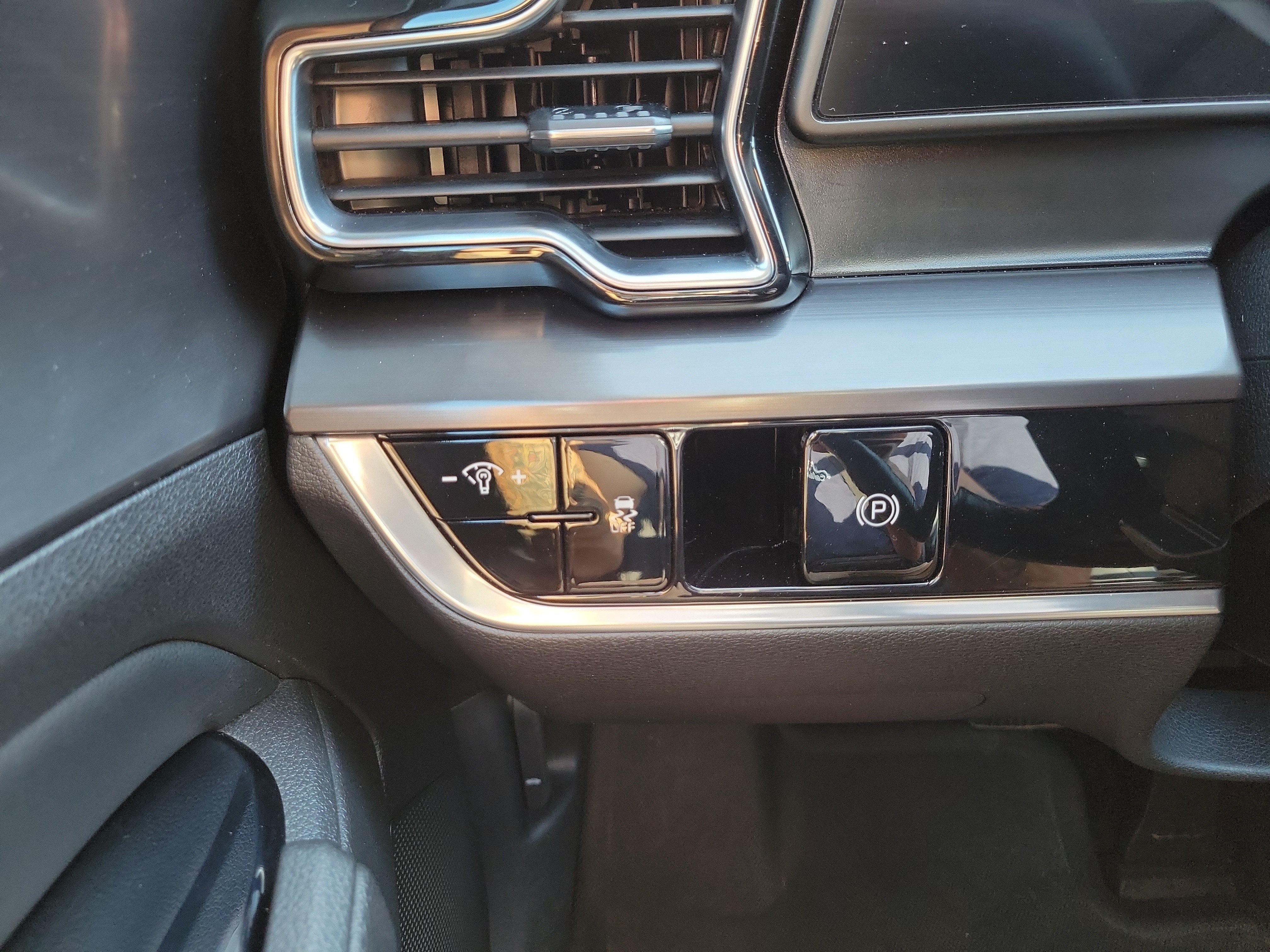 Certified 2023 Kia Sportage EX FWD image 24