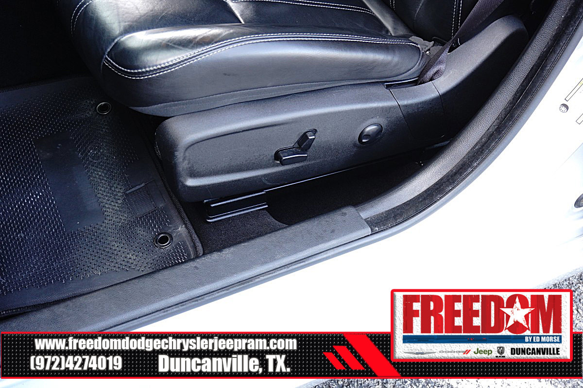 Used 2023 Chrysler 300 S RWD image 37