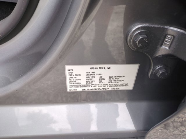 Used 2024 Tesla Model Y Performance AWD/4WD image 27