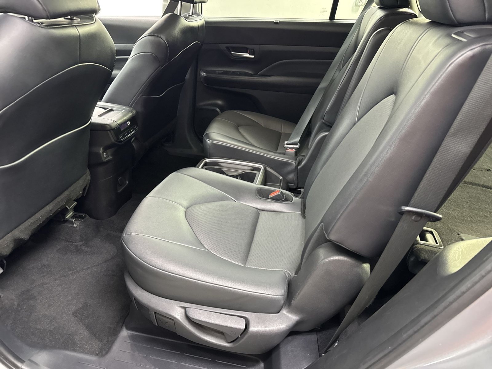 Used 2025 Toyota Grand Highlander FWD image 37