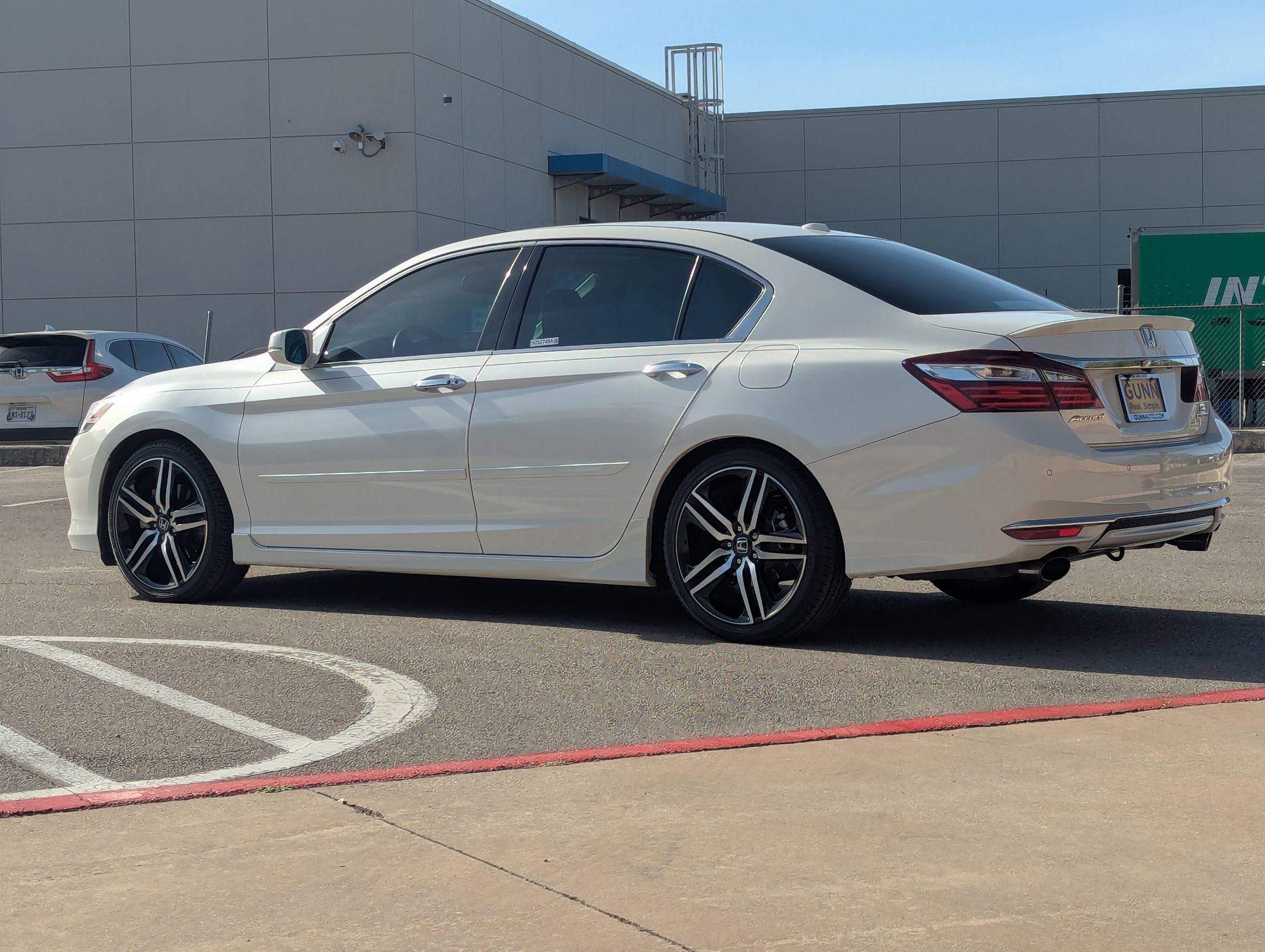 Used 2016 Honda Accord Touring image 5