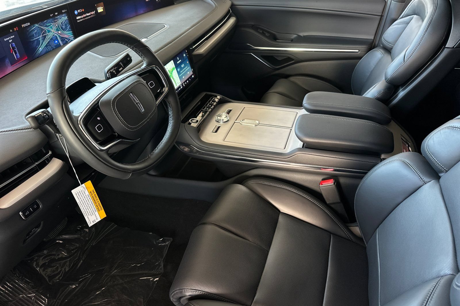 New 2026 Lincoln Navigator L Reserve w/ Jet Appearance Package AWD/4WD image 9