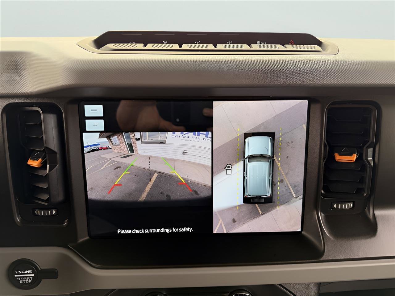 Used 2023 Ford Bronco Badlands image 25