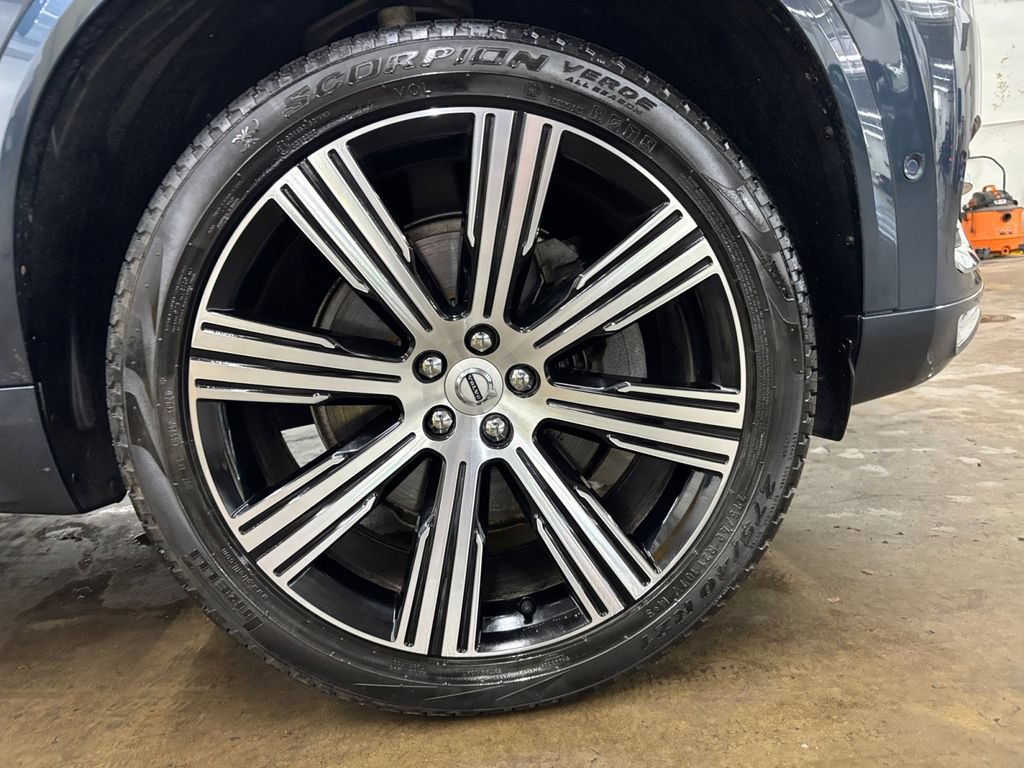 Certified 2025 Volvo XC90 B6 Ultra w/ Protection Package Premier AWD/4WD image 37