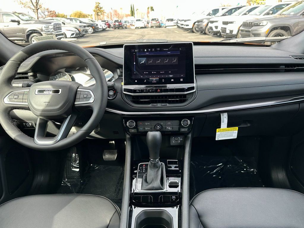 New 2026 Jeep Compass Latitude image 17