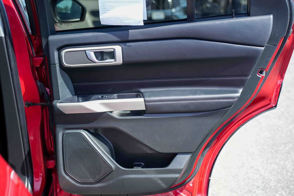 Used 2023 Ford Explorer XLT w/ Equipment Group 202A AWD/4WD image 22