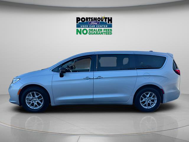 Used 2024 Chrysler Pacifica Touring-L FWD video 2