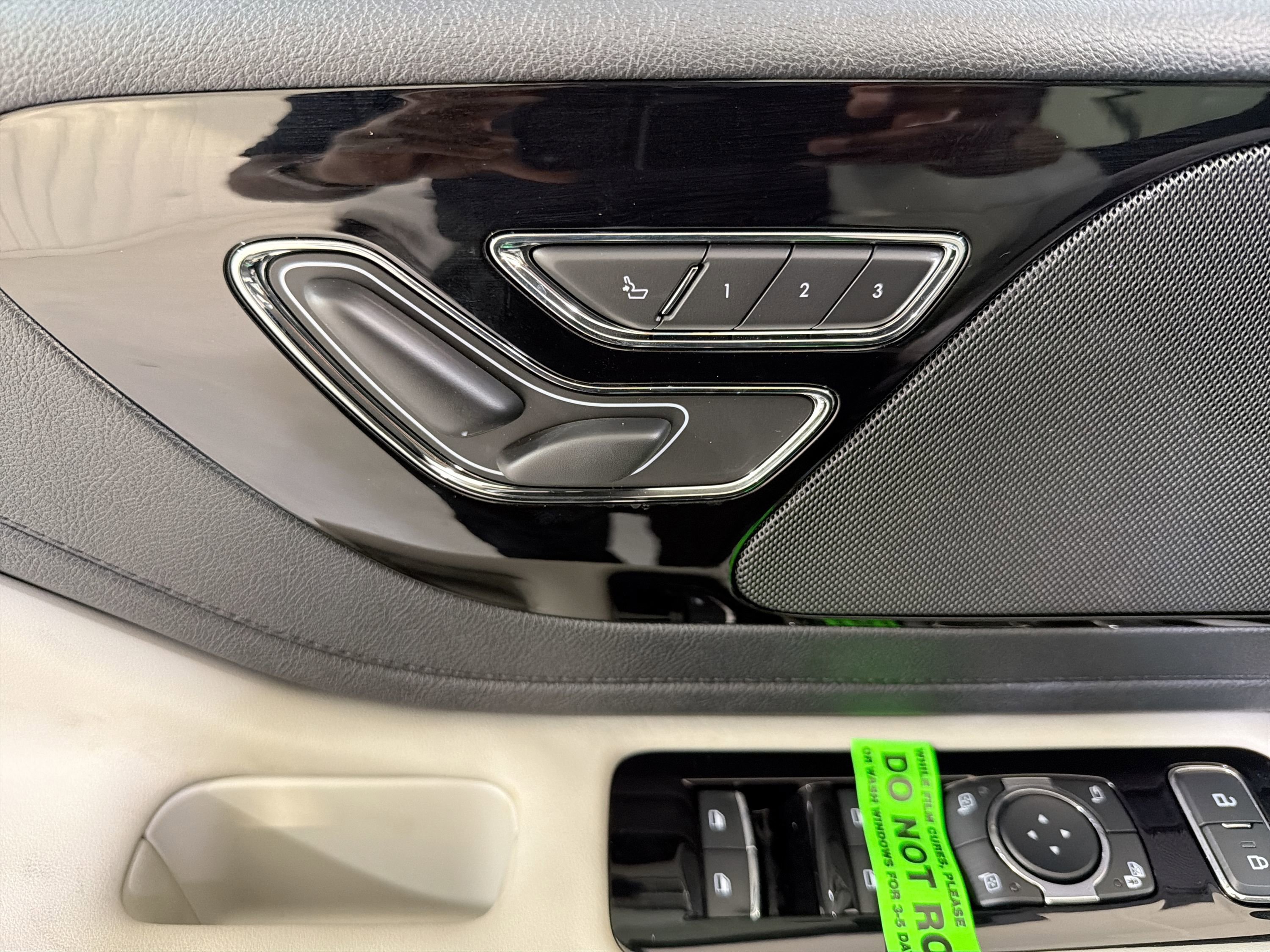 New 2026 Lincoln Aviator AWD image 11