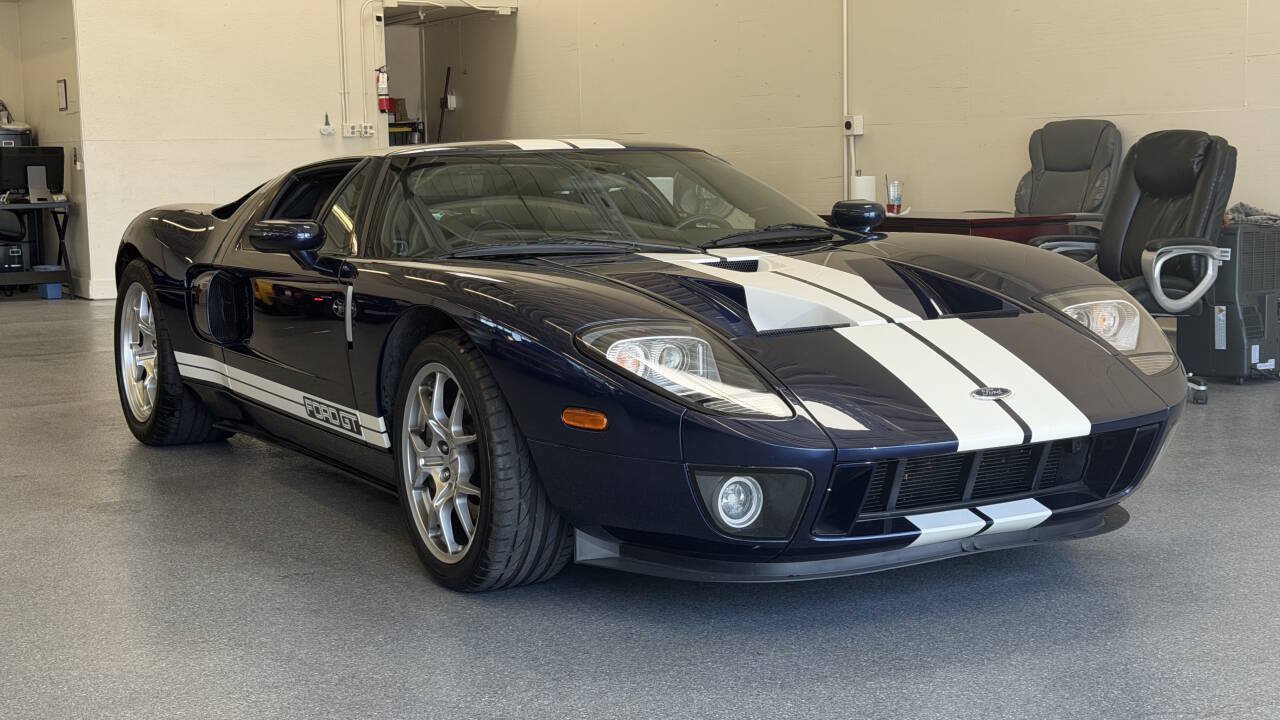 Used 2006 Ford GT RWD image 7