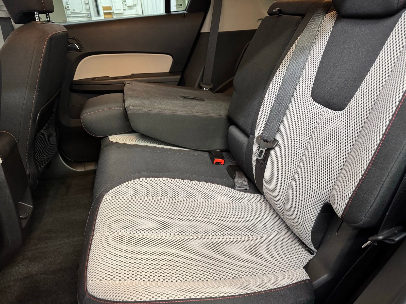 Used 2011 GMC Terrain SLE image 29