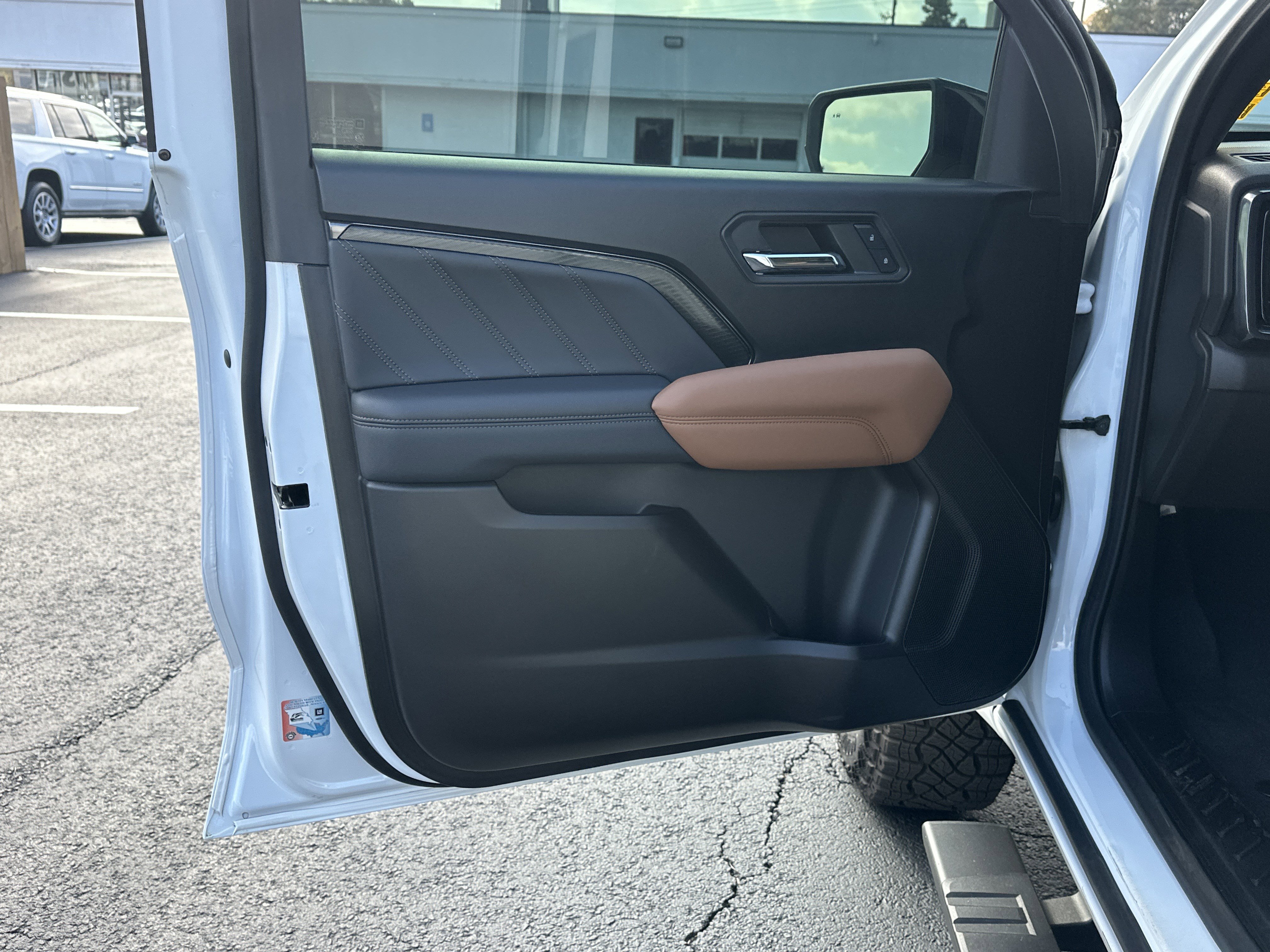 Certified 2024 GMC Canyon AT4 w/ Canyon Safety Plus Package image 10