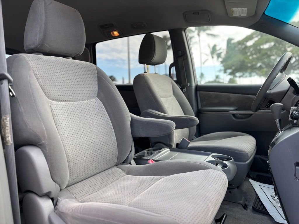 Used 2010 Toyota Sienna LE FWD image 9
