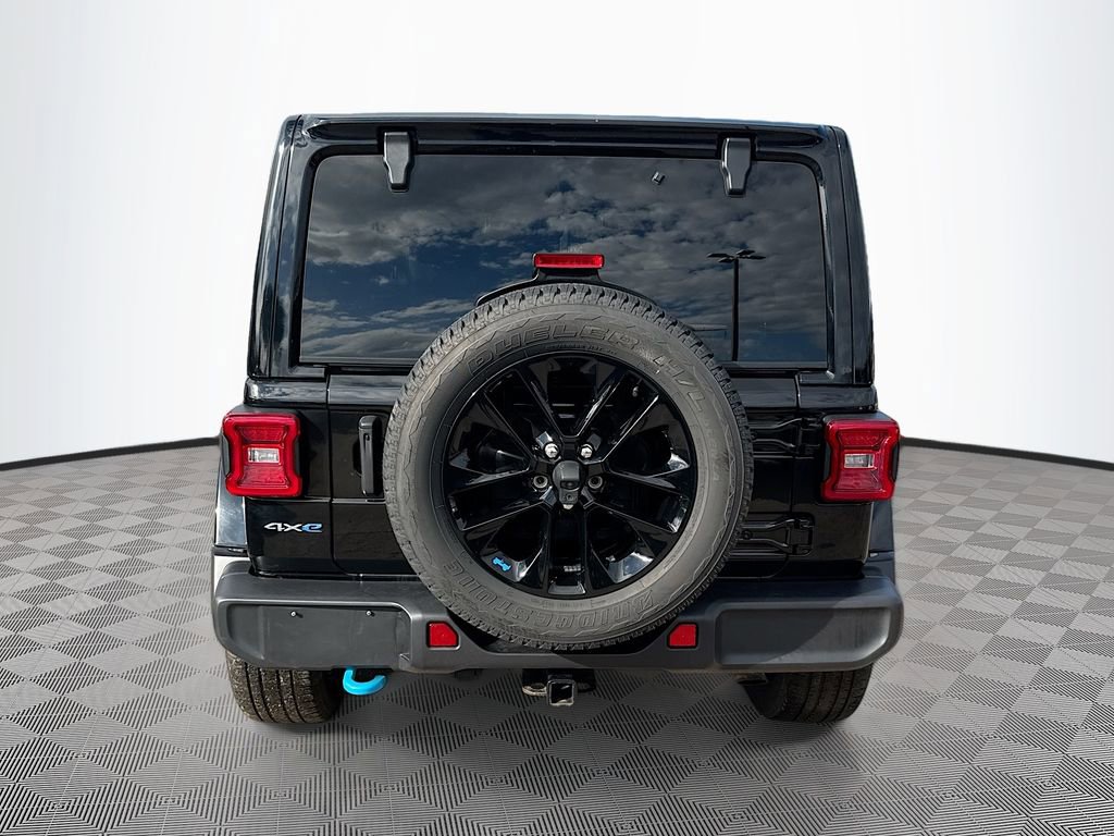 Used 2022 Jeep Wrangler Unlimited Sahara w/ Cold Weather Group AWD/4WD image 7